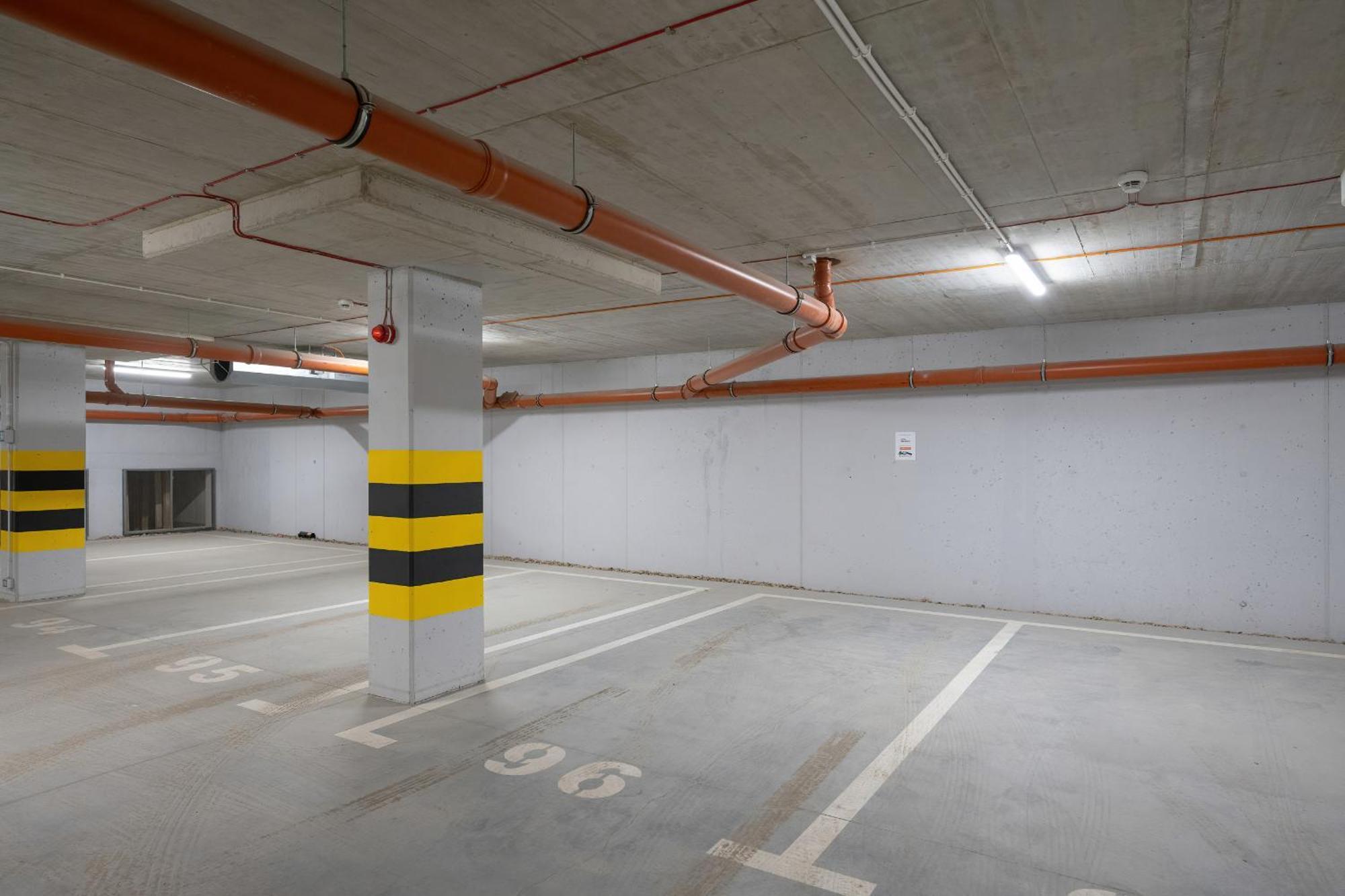 1-bedroom With Parking & Balcony By Renters Apartamento