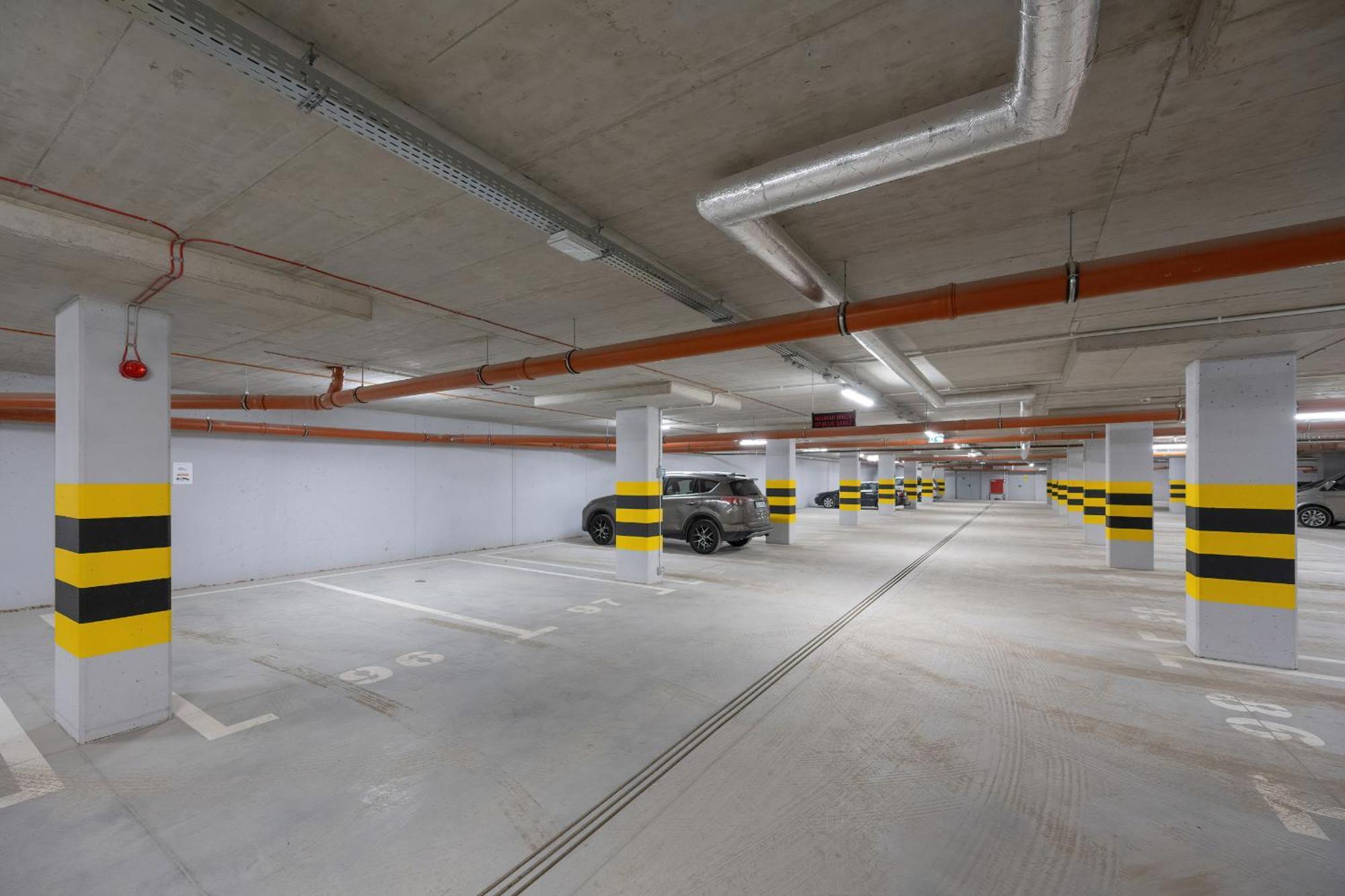 1-bedroom With Parking & Balcony By Renters Apartamento Breslavia